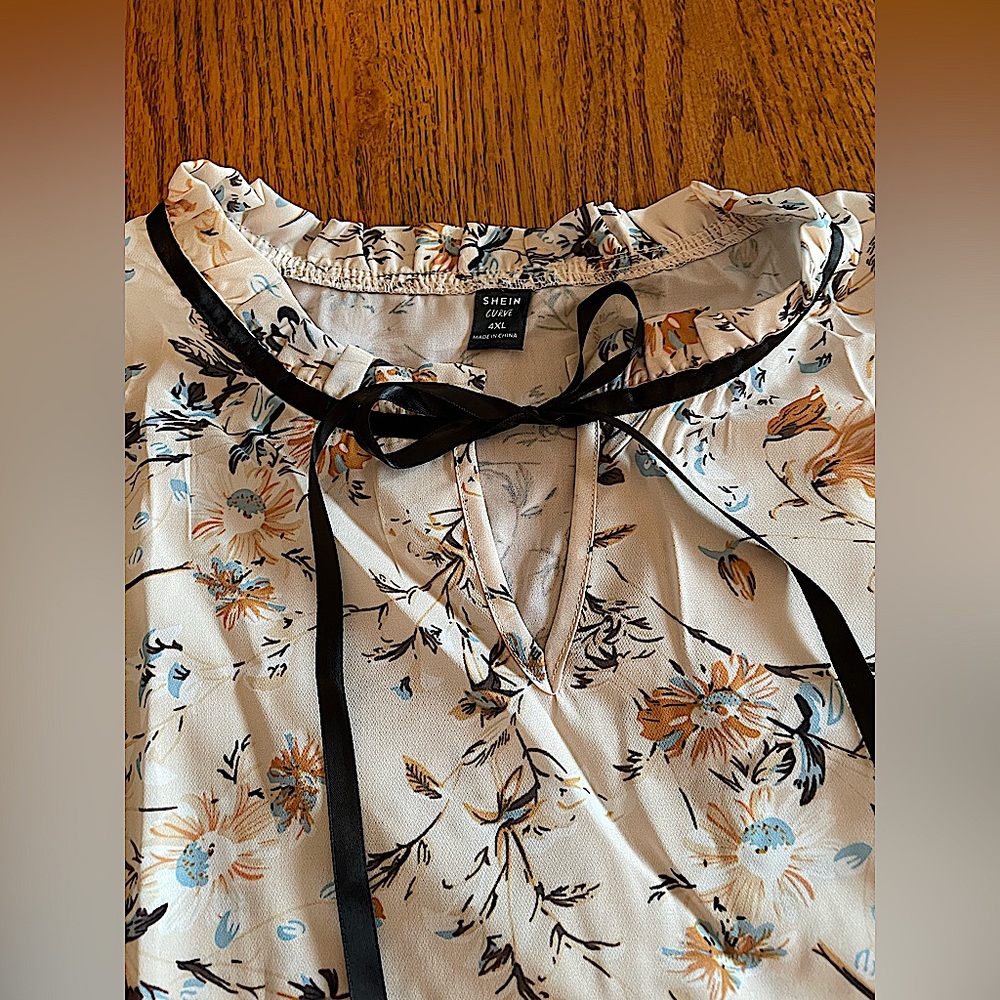 NWT SHEIN 4X CURVE PLUS IVORY FLOWER PRINT BLOUSE